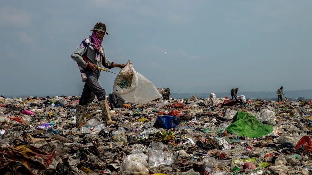 Cover Image for Plastic’s life-cycle costs overwhelmingly fall on poor countries